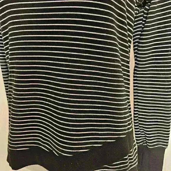 Danskin Size Extra Small Long Sweatshirt - Picture 3 of 4